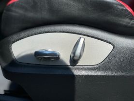 2017 Porsche Macan - Image 29