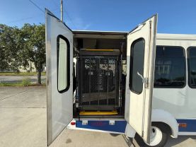 2017 FORD E450 SUPER DUTY CUTAWAY CUTAWAY V10, 6.8 LITER CUTAWAY VAN 2D