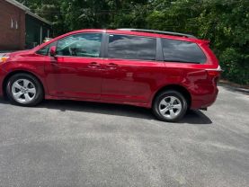 2019 TOYOTA SIENNA VAN V6, 3.5 LITER LE MINIVAN 4D