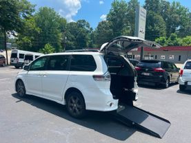 2015 TOYOTA SIENNA VAN V6, 3.5 LITER SE PREMIUM MINIVAN 4D