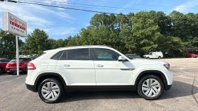2021 Volkswagen Atlas Cross Sport - Image 4