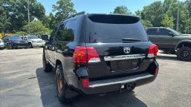 2015 Toyota Land Cruiser - Image 6