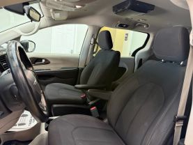 2023 CHRYSLER VOYAGER