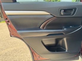 2019 TOYOTA HIGHLANDER SUV V6, 3.5 LITER LE PLUS SPORT UTILITY 4D