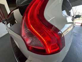 2013 VOLVO XC60 SUV 6-CYL, PZEV, 3.2 LITER 3.2 PREMIER SPORT UTILITY 4D