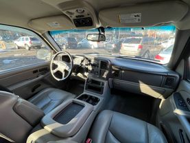 2005 Chevrolet Tahoe - Image 11