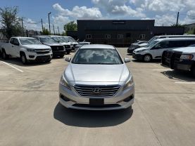 2016 HYUNDAI SONATA SEDAN 4-CYL, 2.4 LITER SE SEDAN 4D at Motors On Wheels - used car dealership in Houston, Texas.
