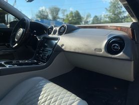 2016 Jaguar Xj - Image 20
