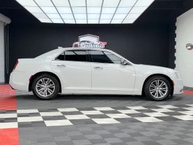 2016 CHRYSLER 300 SEDAN V6, 3.6 LITER 300C SEDAN 4D