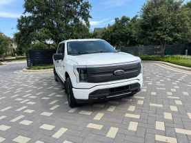 2022 FORD F150 LIGHTNING PICKUP DUAL ELECTRIC MOTORS XLT PICKUP 4D 5 1/2 FT