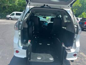 2015 TOYOTA SIENNA VAN V6, 3.5 LITER SE PREMIUM MINIVAN 4D