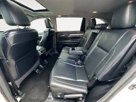 2015 TOYOTA HIGHLANDER SUV WHITE AUTOMATIC - CARPALACE, Chantilly, VA. 38.91645215435775, -77.47495885092432