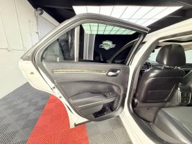 2016 CHRYSLER 300 SEDAN V6, 3.6 LITER 300C SEDAN 4D