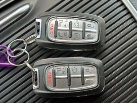 2021 CHRYSLER PACIFICA HYBRID VAN V6, HYBRID, 3.6 LITER LIMITED VAN 4D at T&T Repairables - used car dealership in Spencer, Indiana.