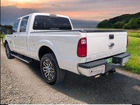 2015 FORD F250 SUPER DUTY CREW CAB PICKUP V8, TURBO DSL, 6.7L LARIAT PICKUP 4D 6 3/4 FT