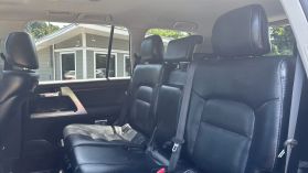 2015 Toyota Land Cruiser - Image 16