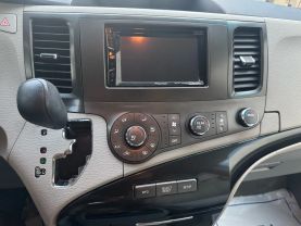 2012 TOYOTA SIENNA