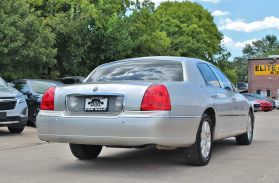 2005 LINCOLN TOWN CAR