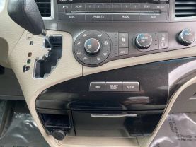 2012 TOYOTA SIENNA VAN V6, 3.5 LITER LE MINIVAN 4D