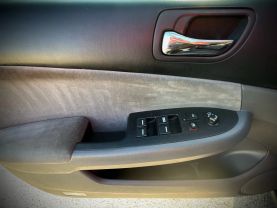 2005 Honda Accord - Image 22