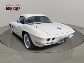 1961 CHEVROLET CORVETTE CONVERTIBLE 238 CU IN V8 C1