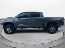 2016 TOYOTA TUNDRA CREWMAX
