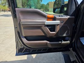 2019 FORD F350 SUPER DUTY CREW CAB PICKUP V8, TURBO DIESEL, 6.7 LITER KING RANCH PICKUP 4D 8 FT