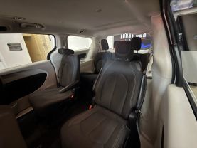 2023 CHRYSLER VOYAGER