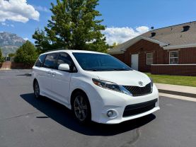 2015 TOYOTA SIENNA VAN V6, 3.5 LITER SE MINIVAN 4D
