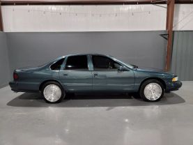 1995 Chevrolet Caprice Classic - - Image 2