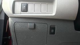 2017 Toyota Sienna - Image 29