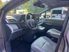 2022 TOYOTA SIENNA VAN 4-CYL, HYBRID, 2.5 LITER XLE MINIVAN 4D