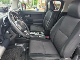 2011 TOYOTA FJ CRUISER SUV V6, 4.0 LITER SPORT UTILITY 2D