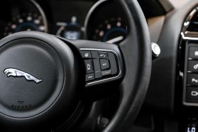 2017 Jaguar F-pace - Image 15