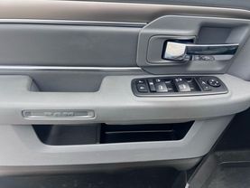 2019 RAM 1500 CLASSIC CREW CAB PICKUP V8, HEMI, 5.7 LITER BIG HORN PICKUP 4D 6 1/3 FT
