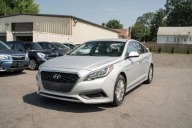 2017 HYUNDAI SONATA HYBRID SEDAN 4-CYL, HYBRID, 2.0 LITER SE SEDAN 4D