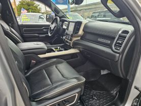 2019 RAM 1500 CREW CAB PICKUP V8, HEMI, 5.7 LITER LARAMIE PICKUP 4D 5 1/2 FT