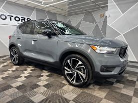 2021 VOLVO XC40