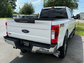 2017 Ford F250 Super Duty Crew Cab Lariat Pickup 4d 6 3/4 Ft - Image 6