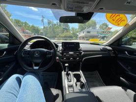 2020 Honda Accord - Image 24