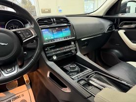 2019 JAGUAR F-PACE