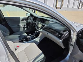 2014 Honda Accord - Image 16