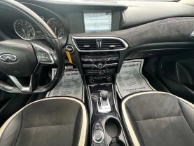 2017 Infiniti Qx30 Sport Suv 4d - Image 12