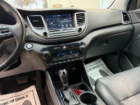 2017 HYUNDAI TUCSON