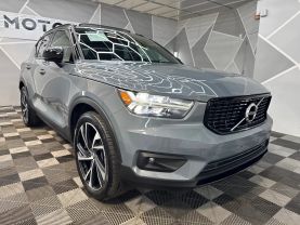 2021 VOLVO XC40