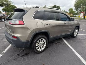 2019 JEEP CHEROKEE SUV 4-CYL, ZERO EVAP, 2.4 LITER LATITUDE SPORT UTILITY 4D