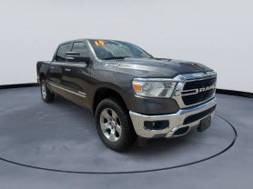 2019 RAM 1500 CREW CAB PICKUP V8, HEMI, 5.7 LITER BIG HORN PICKUP 4D 5 1/2 FT