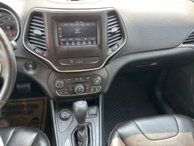 2020 JEEP CHEROKEE SUV 4-CYL, ZERO EVAP, 2.4 LITER LATITUDE PLUS SPORT UTILITY 4D at T&T Repairables - used car dealership in Spencer, Indiana.