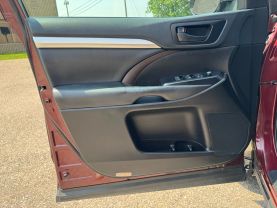 2019 TOYOTA HIGHLANDER SUV V6, 3.5 LITER LE PLUS SPORT UTILITY 4D