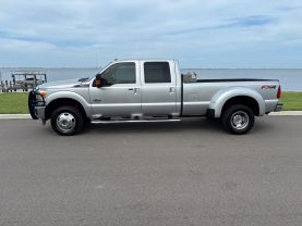 2015 FORD F350 SUPER DUTY CREW CAB PICKUP V8, TURBO DIESEL, 6.7L LARIAT PICKUP 4D 8 FT
